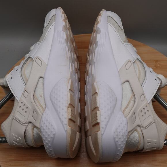 Nike 6Y Womens 7.5 Air Huarache Run GS White Pure Platinum 654275-110 Flaws - Picture 7 of 11